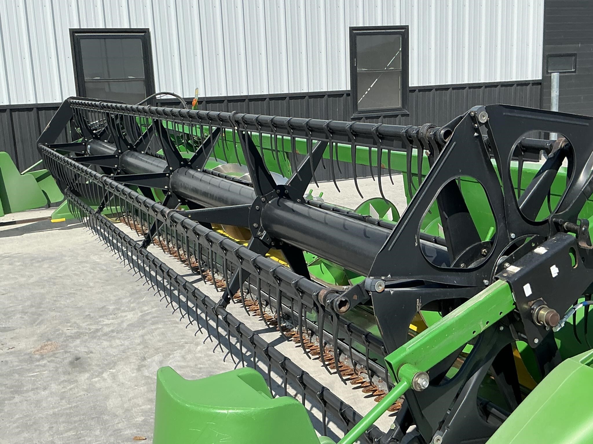 2011 John Deere 620F Platform