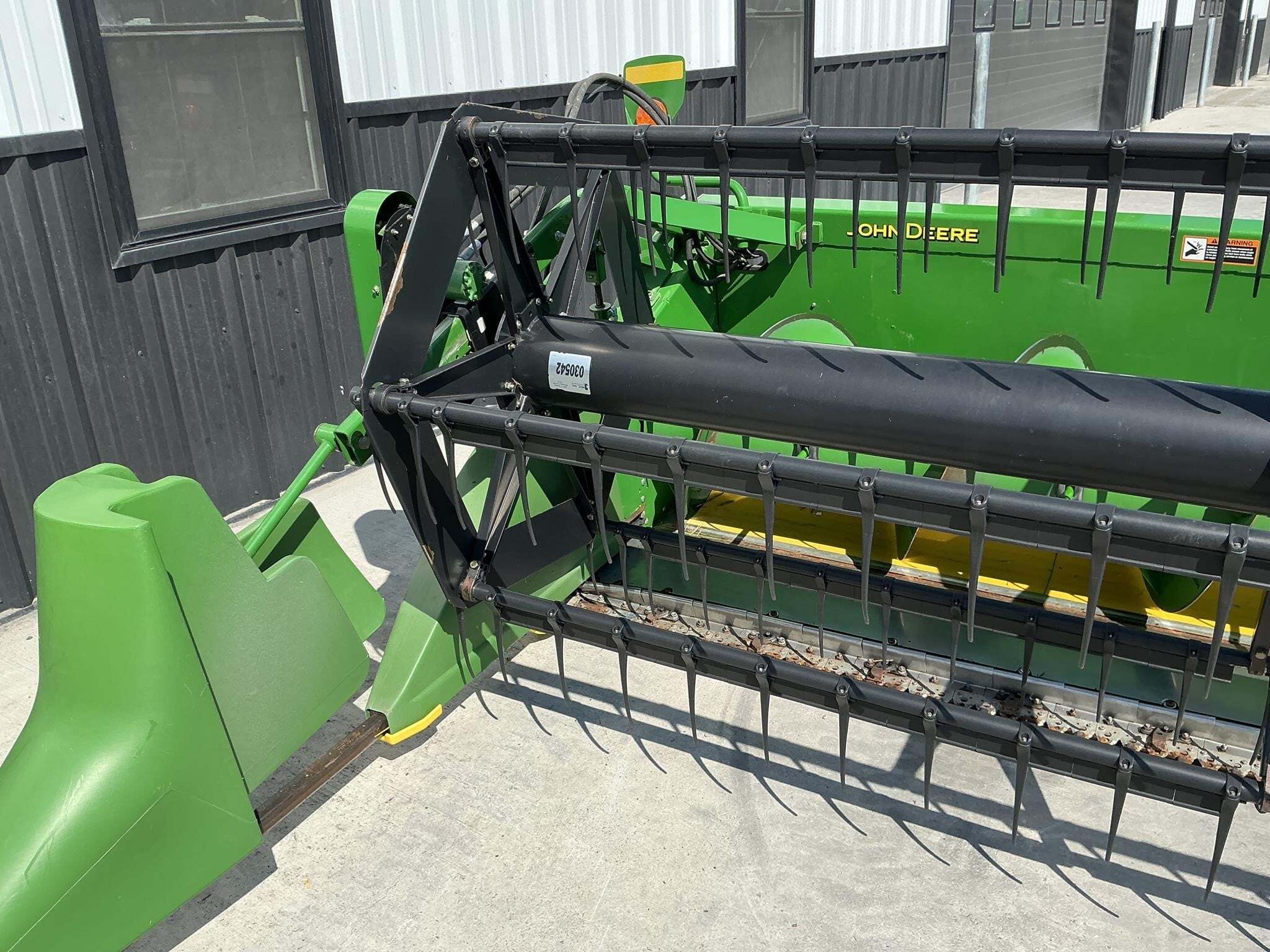 2011 John Deere 620F Platform