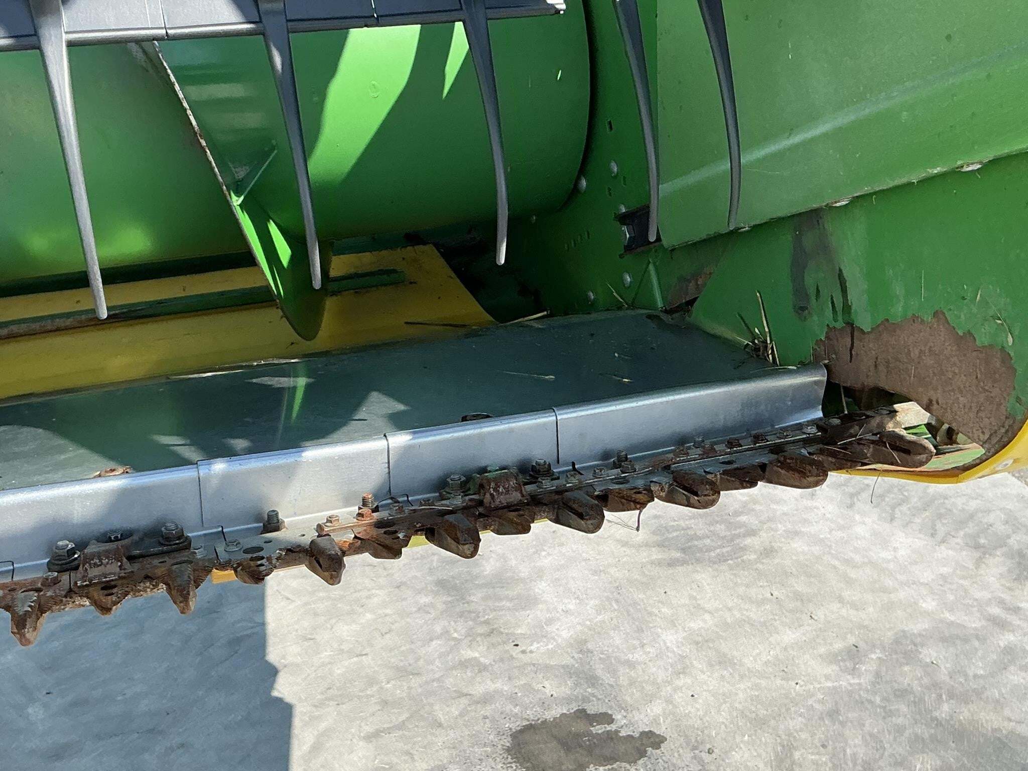 2011 John Deere 620F Platform