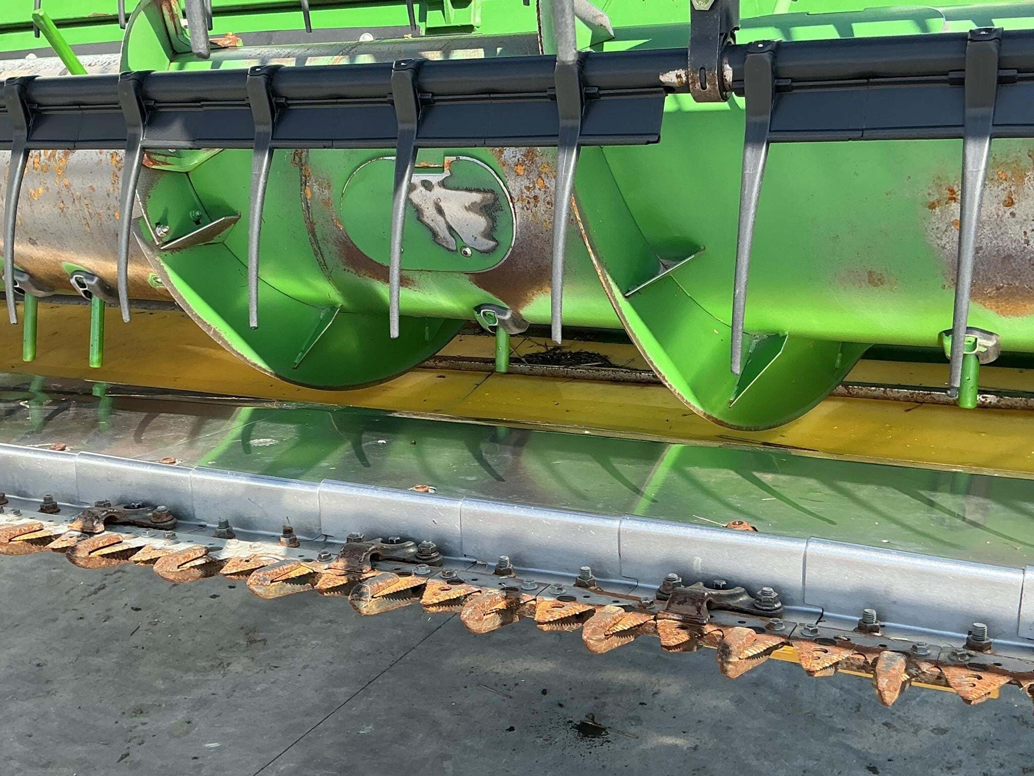2011 John Deere 620F Platform