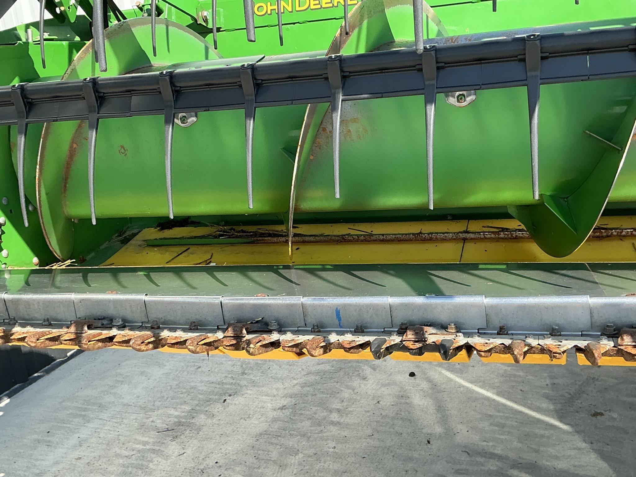 2011 John Deere 620F Platform