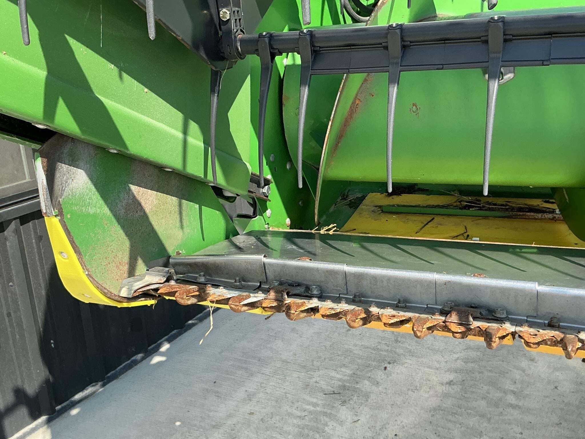 2011 John Deere 620F Platform