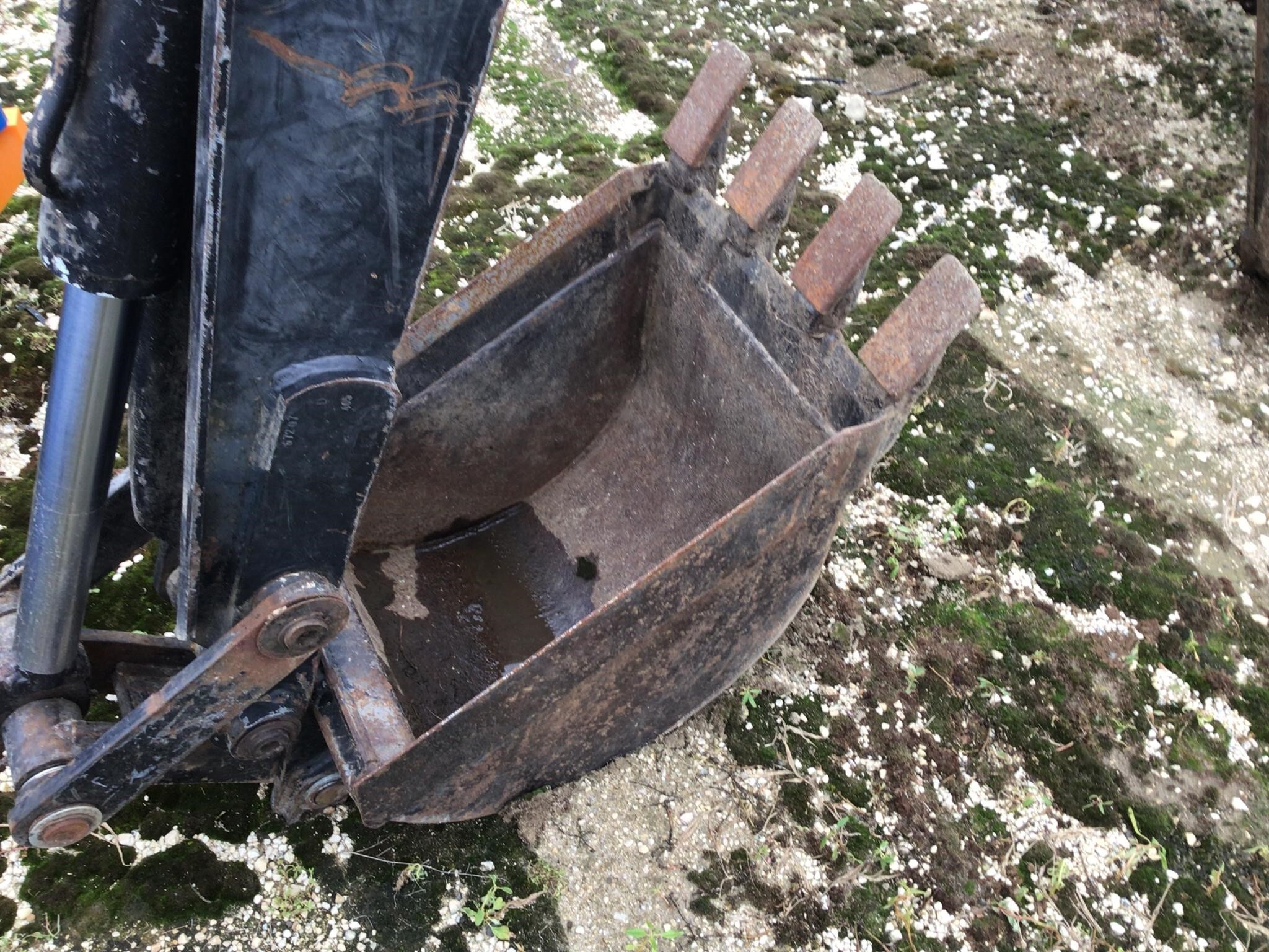 1997 New Holland BH124 Loader and Skid Steer Attachment
