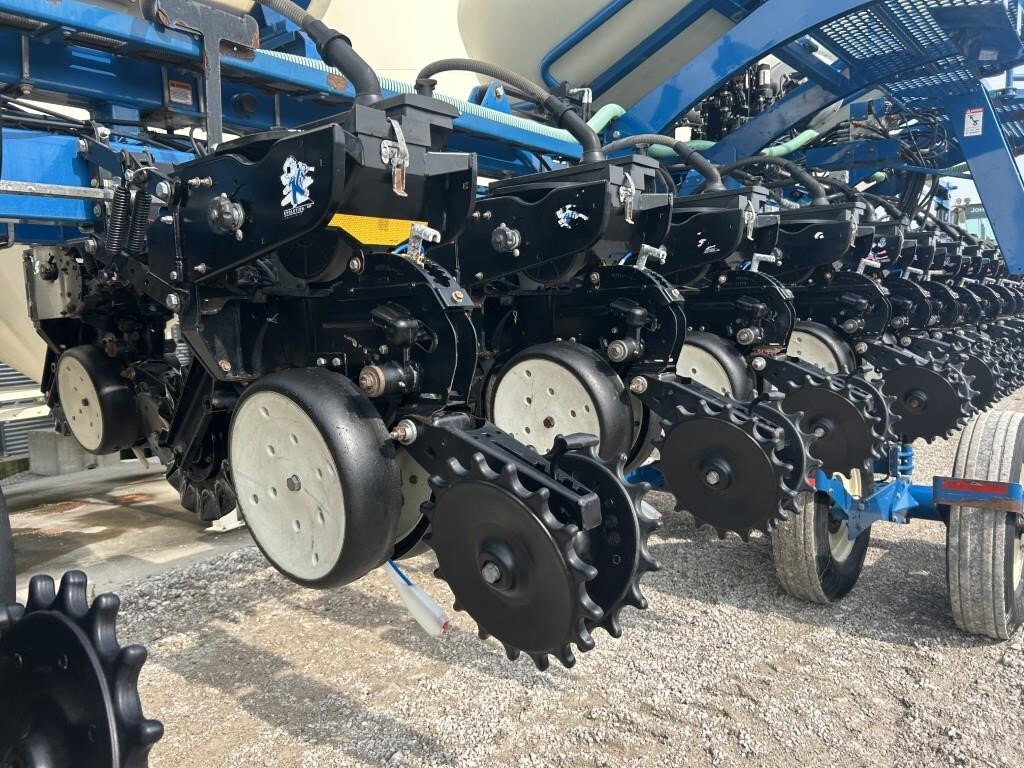 2011 Kinze 3660 Planter