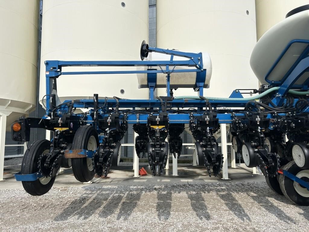2011 Kinze 3660 Planter