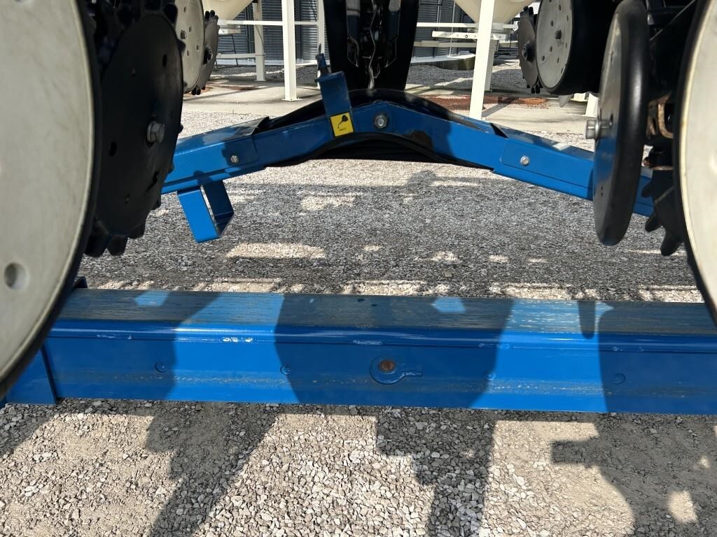 2011 Kinze 3660 Planter