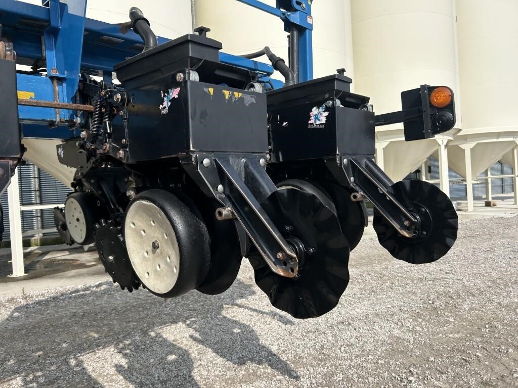2011 Kinze 3660 Planter