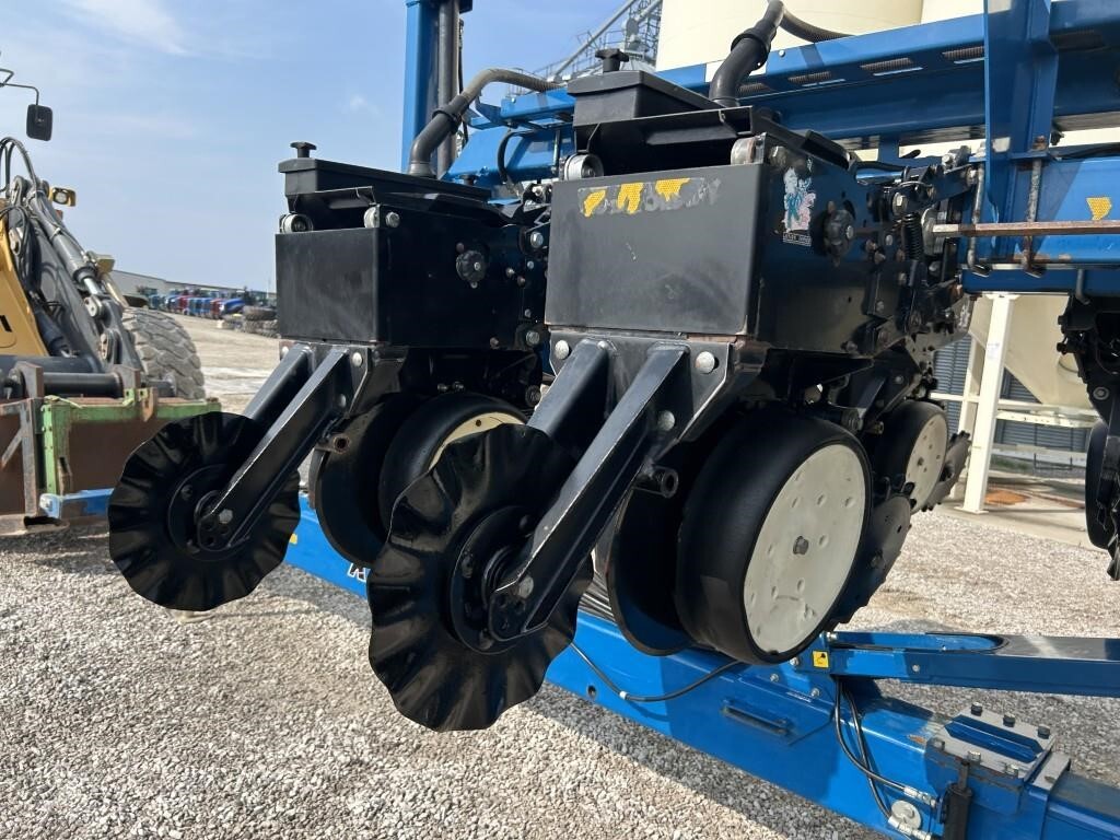 2011 Kinze 3660 Planter
