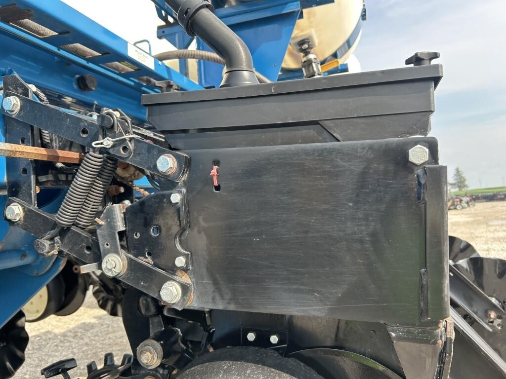 2011 Kinze 3660 Planter
