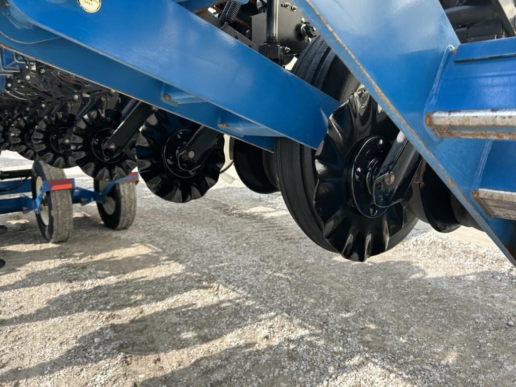 2011 Kinze 3660 Planter