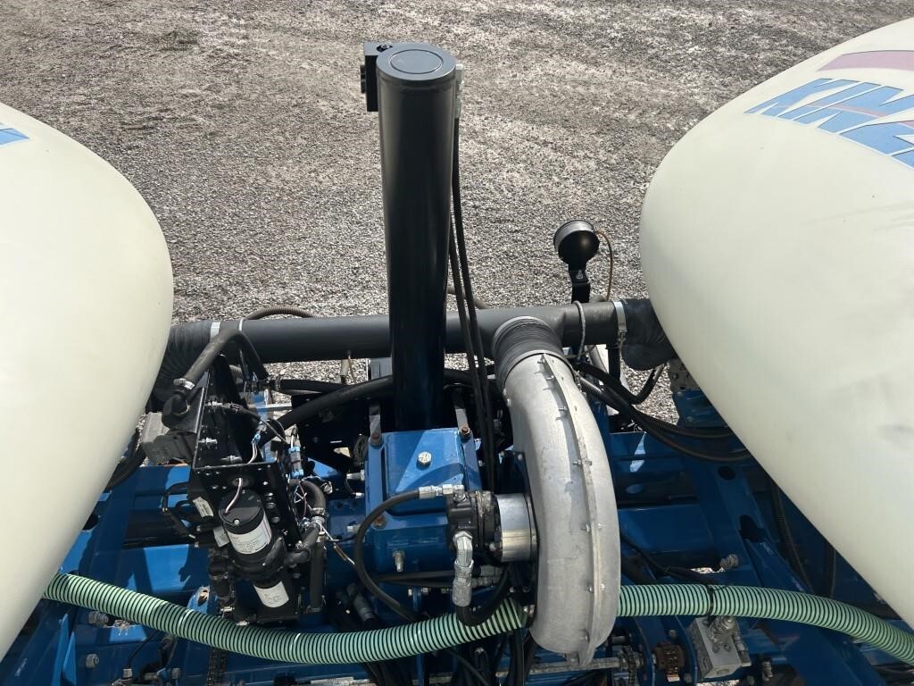 2011 Kinze 3660 Planter