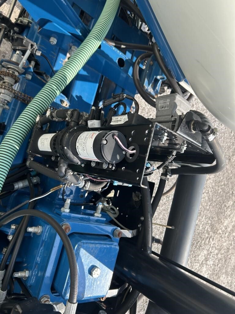 2011 Kinze 3660 Planter
