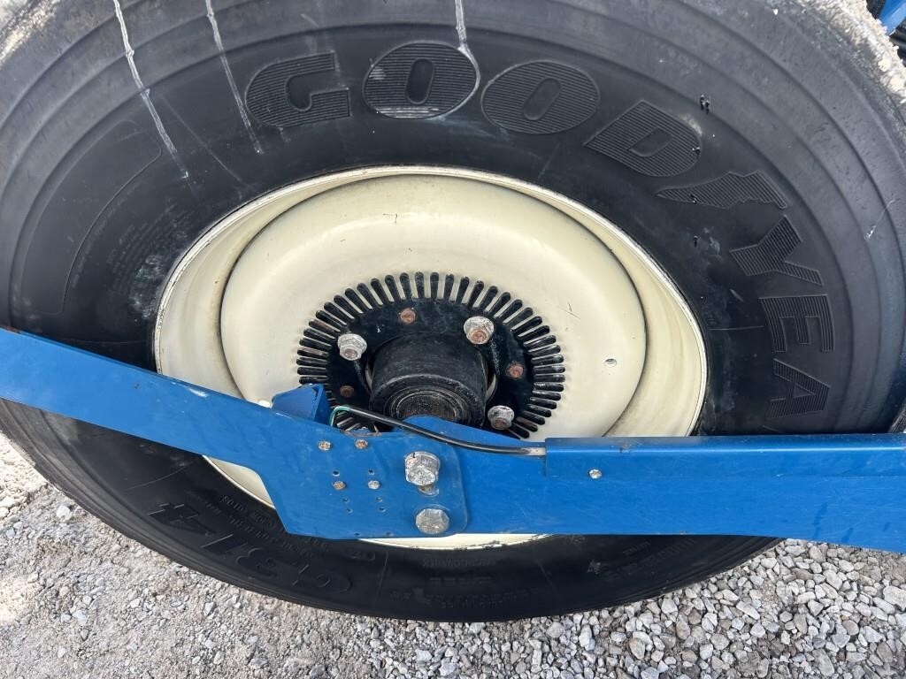 2011 Kinze 3660 Planter