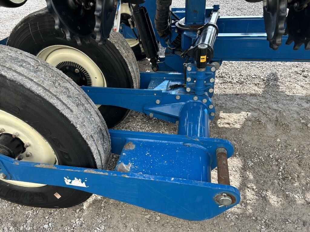 2011 Kinze 3660 Planter