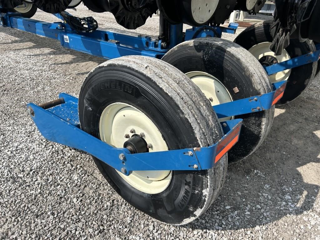 2011 Kinze 3660 Planter