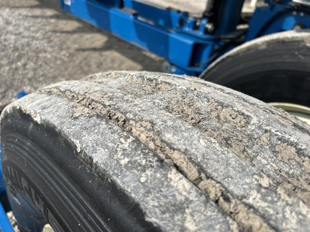 2011 Kinze 3660 Planter