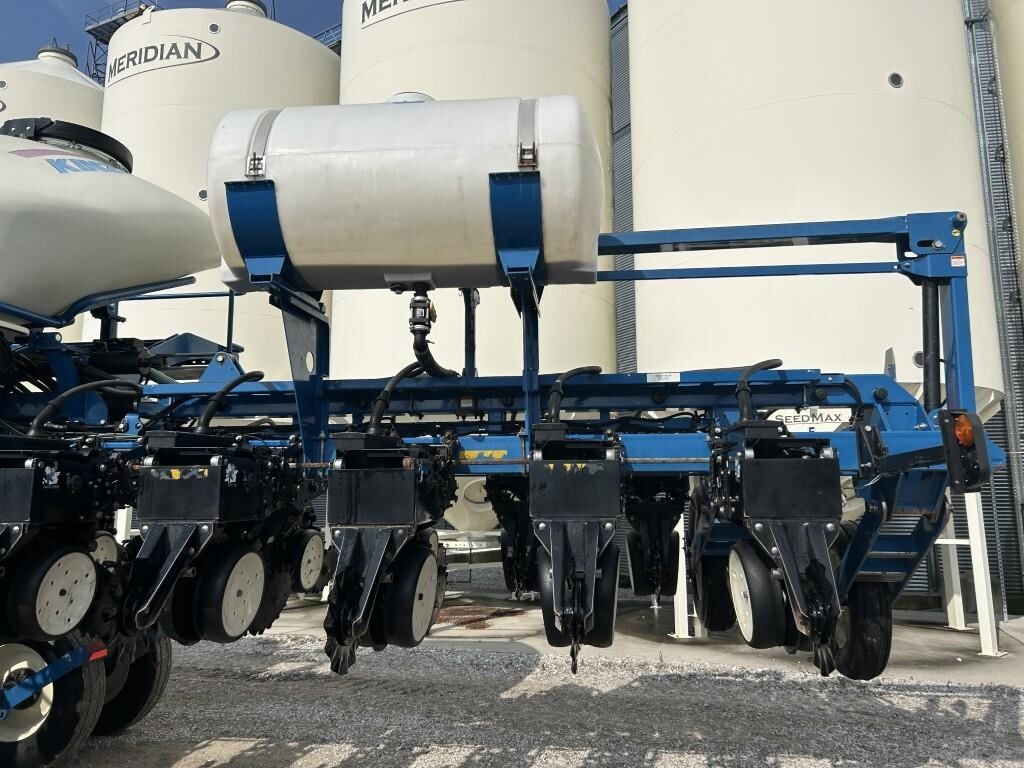 2011 Kinze 3660 Planter