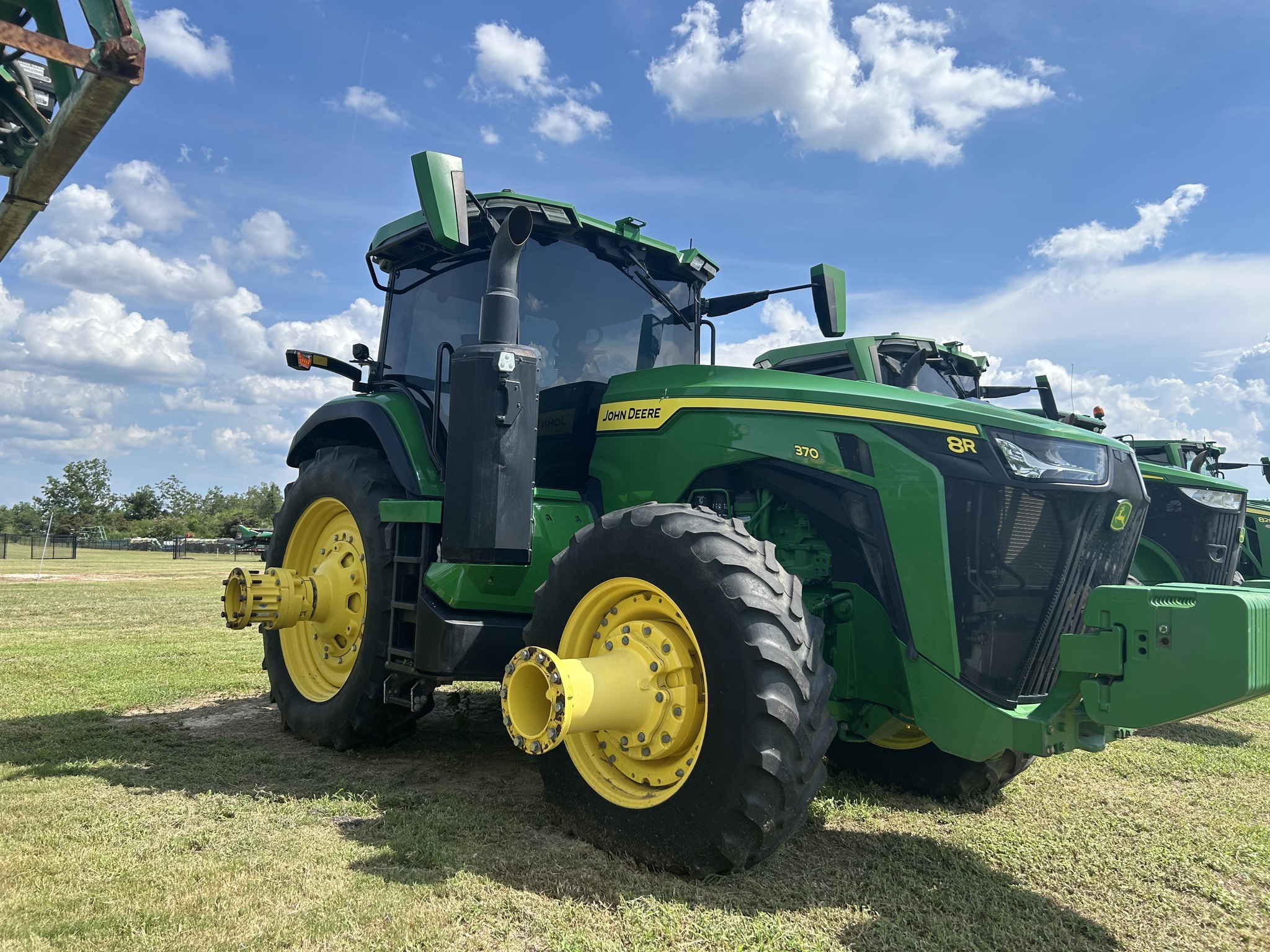2023 John Deere 8R 370 Tractor