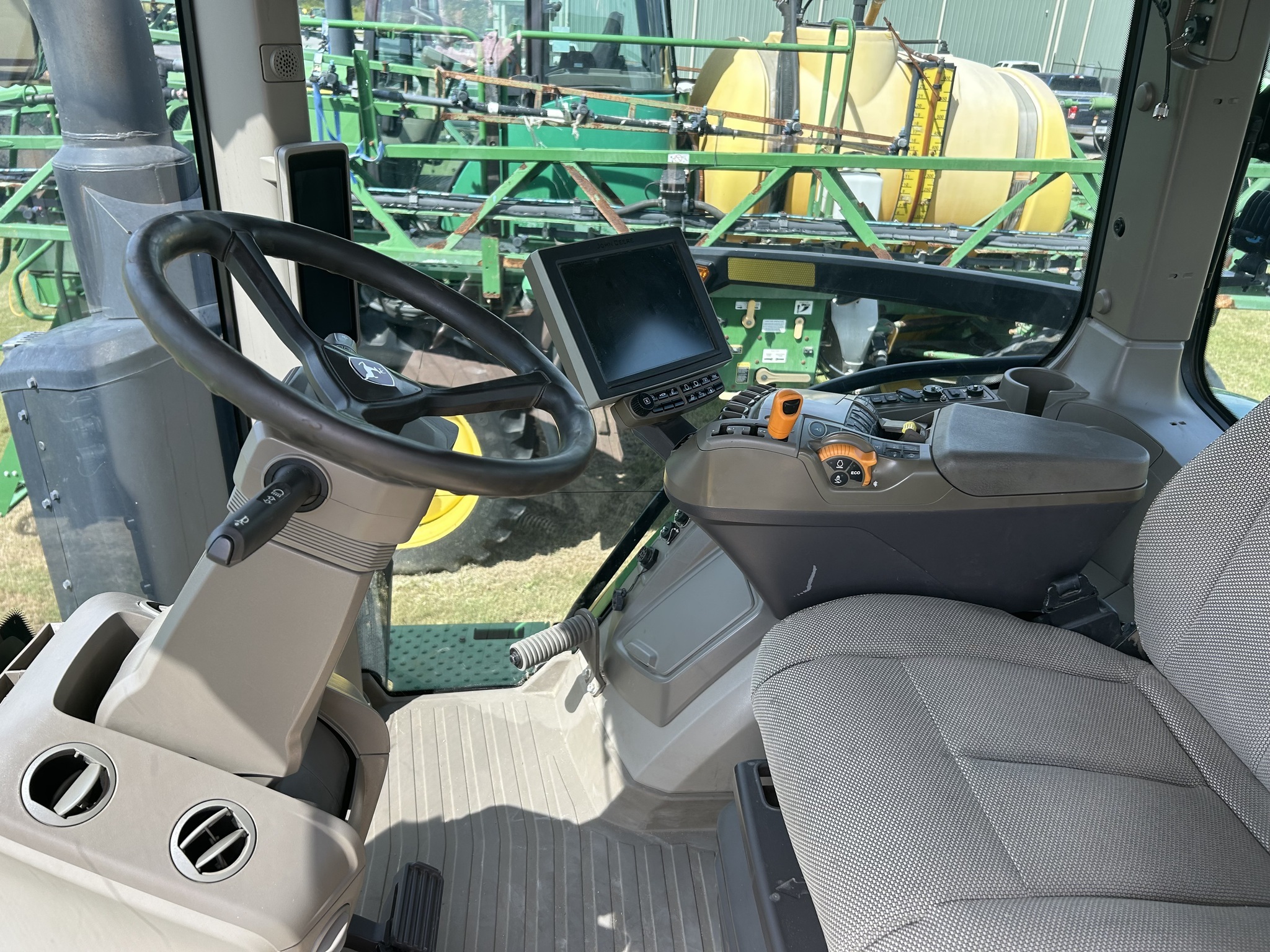 2023 John Deere 8R 370 Tractor