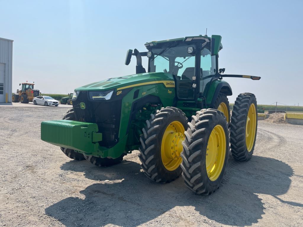 2025 John Deere 8R 370 Tractor