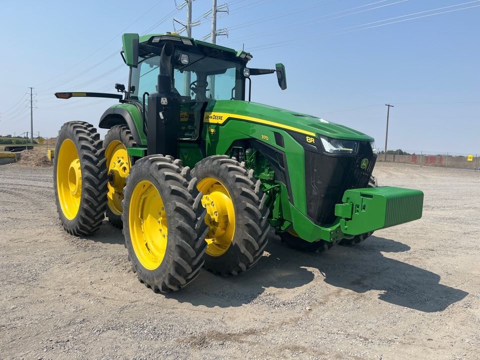 2025 John Deere 8R 370 Tractor