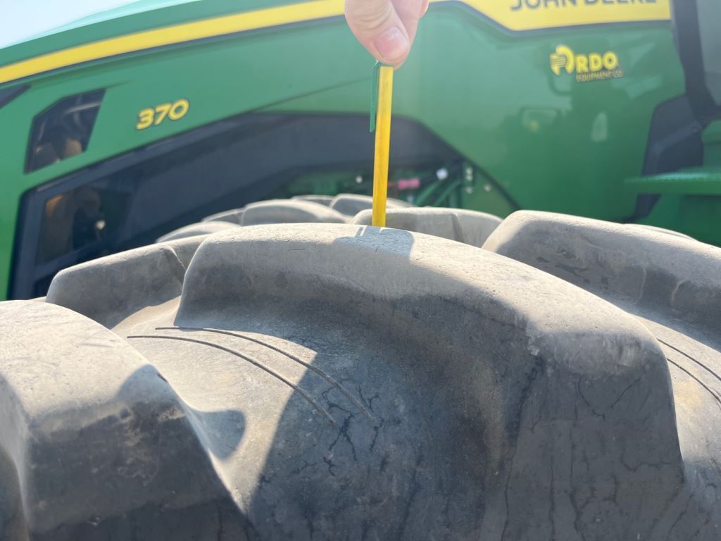 2025 John Deere 8R 370 Tractor