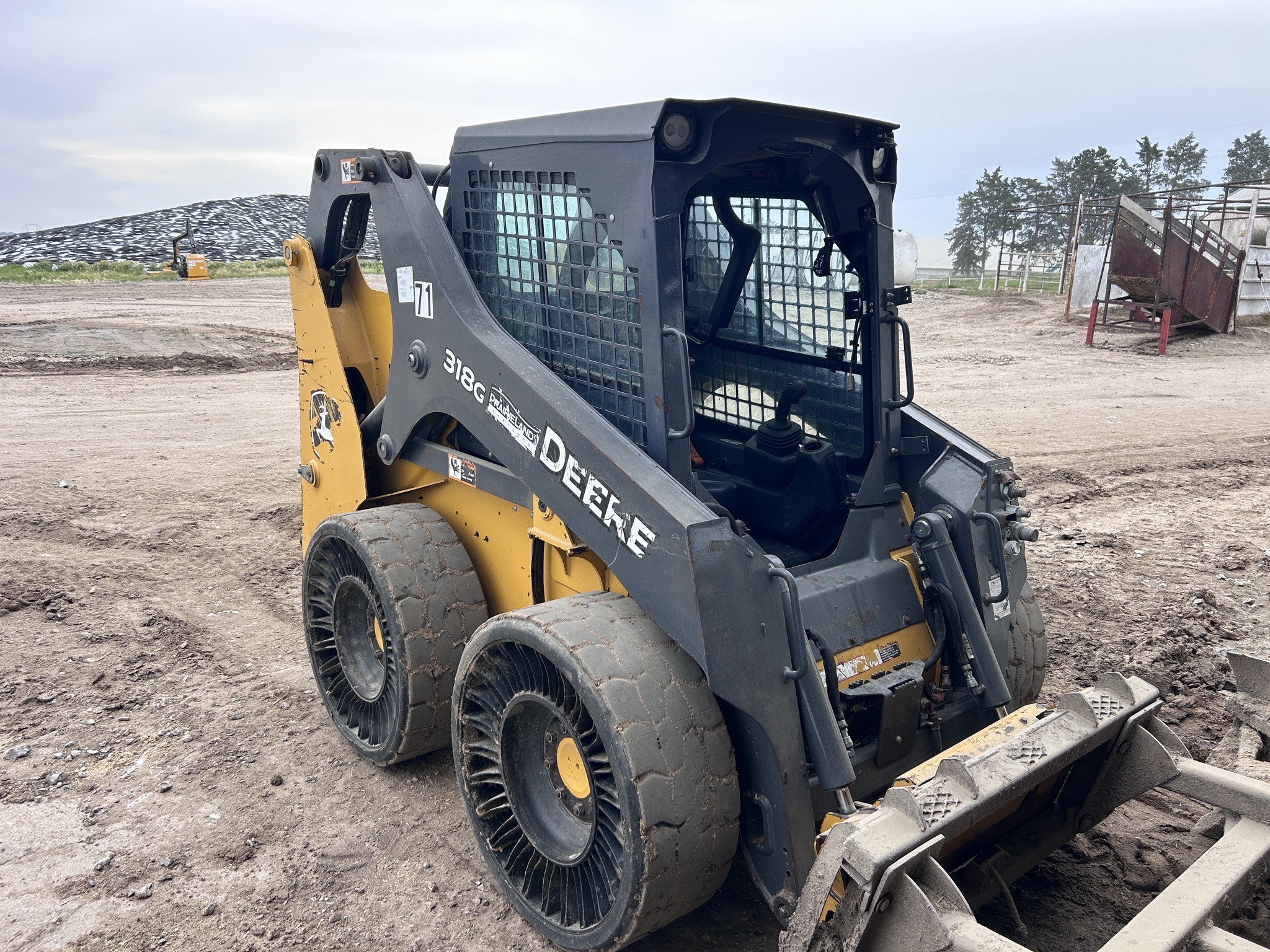 2024 Deere 318G Skid Steer