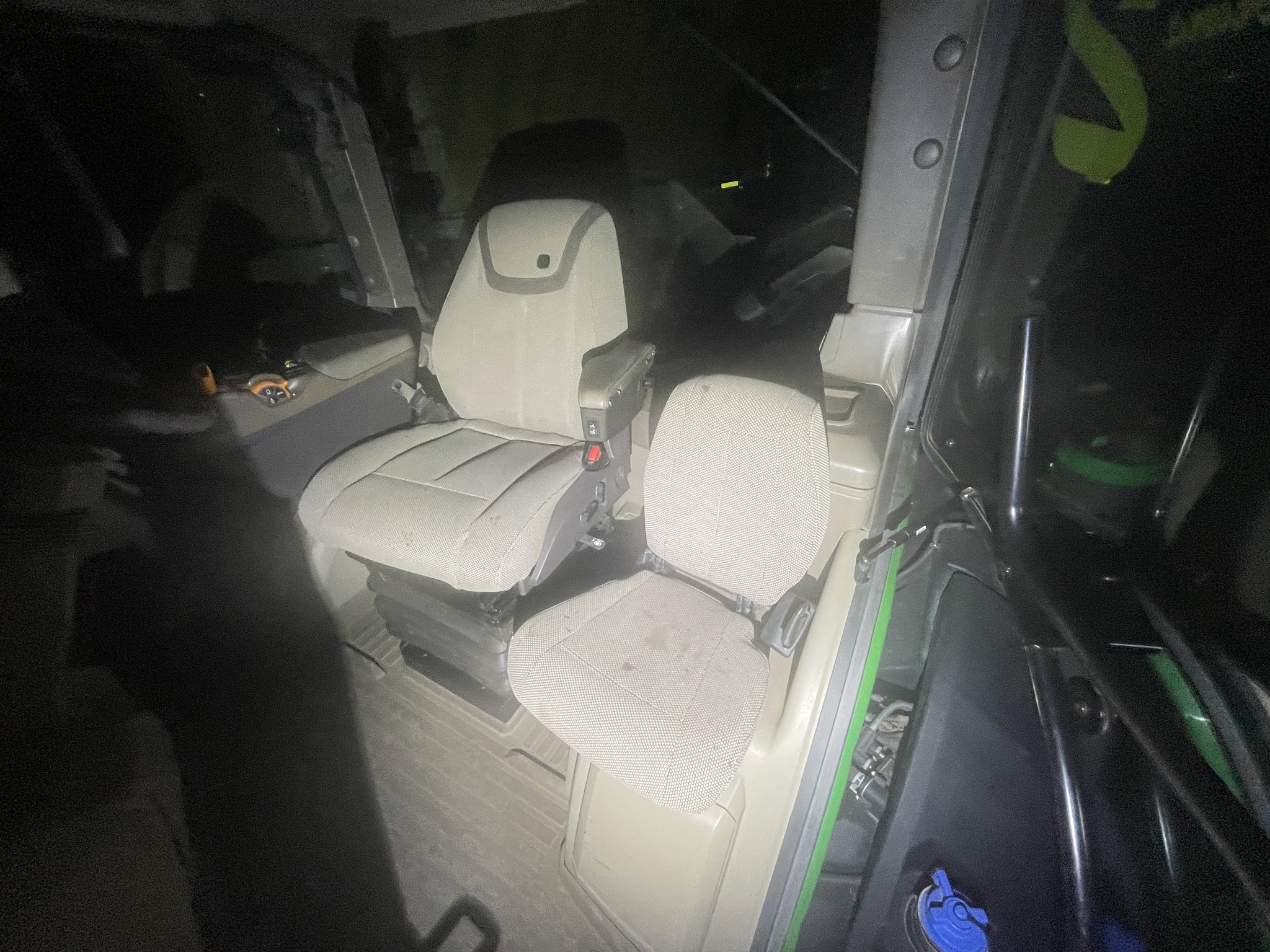 2021 John Deere 8RT 370 Tractor