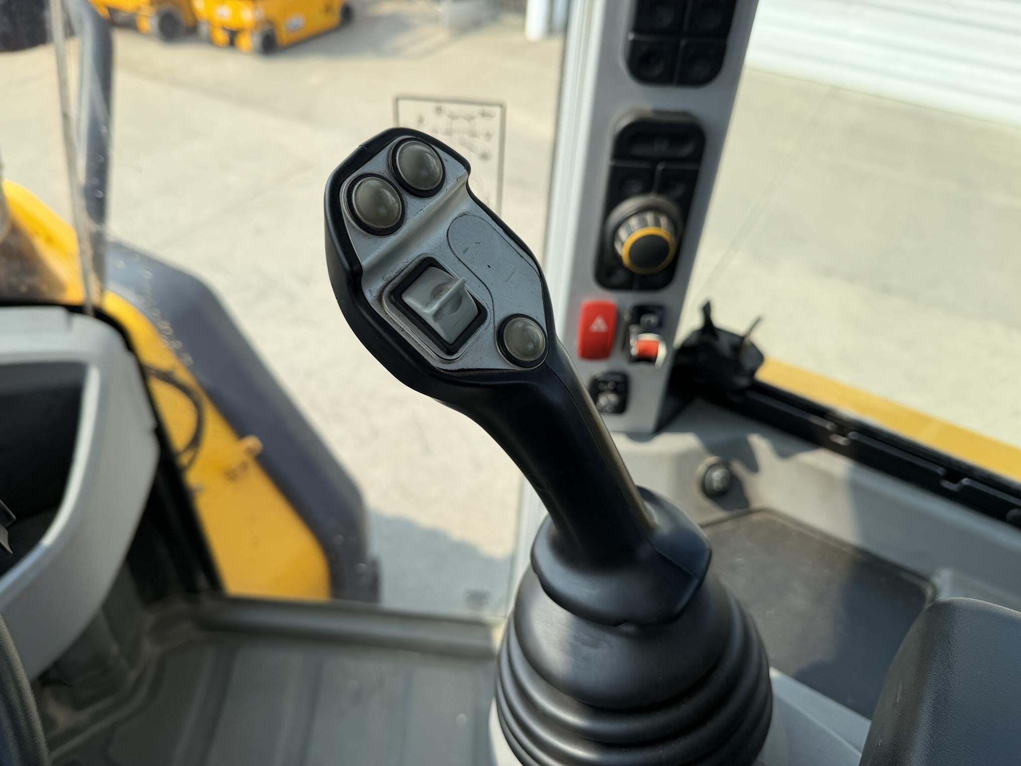 2018 JCB 427 AGRI Wheel Loader