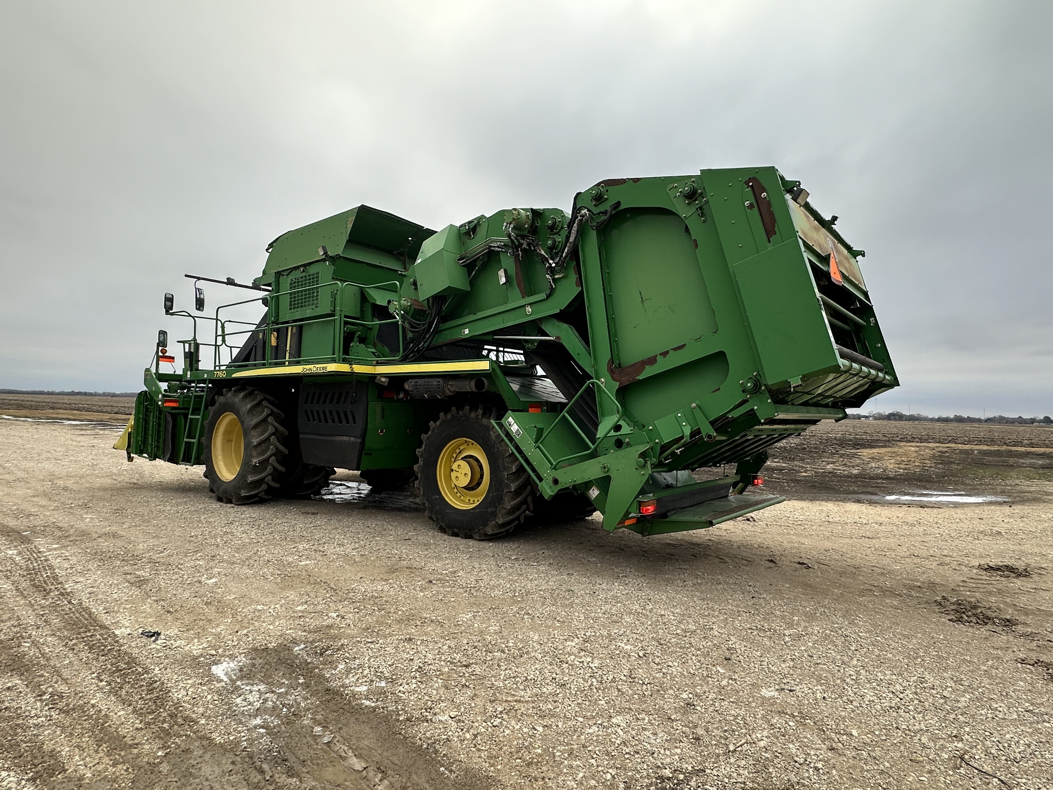 2011 John Deere 7760 Cotton Equipment