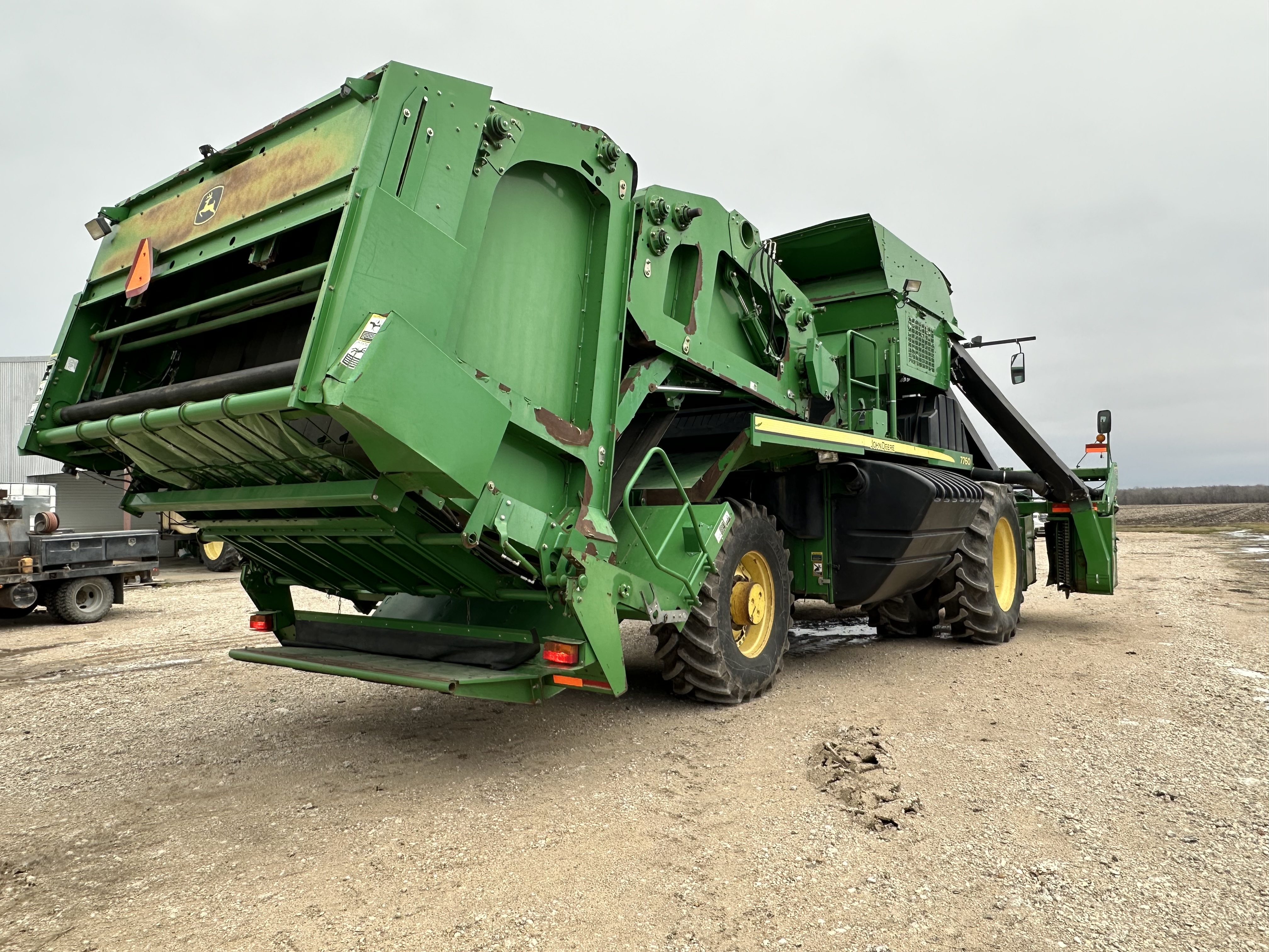 2011 John Deere 7760 Cotton Equipment