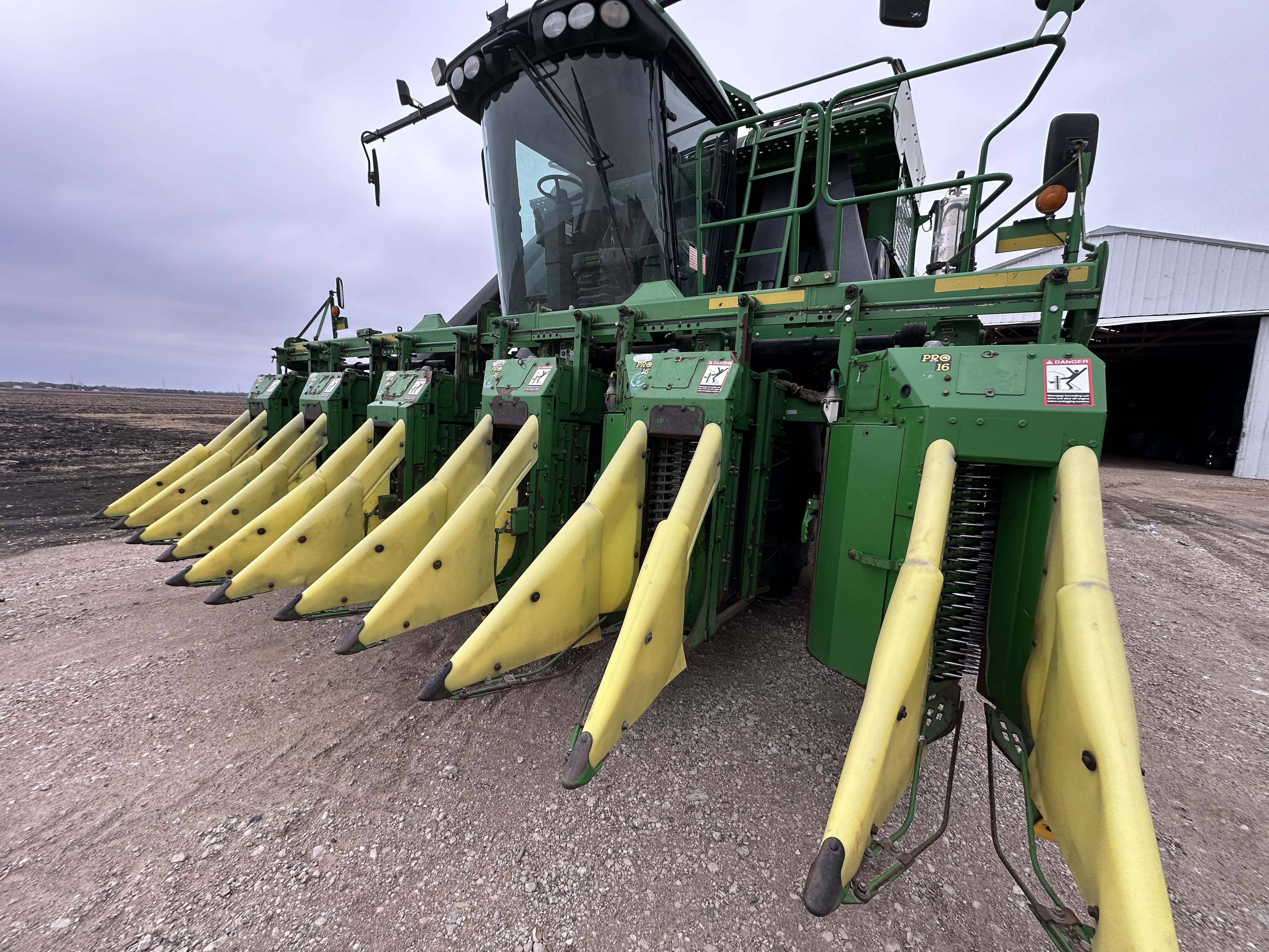 2011 John Deere 7760 Cotton Equipment