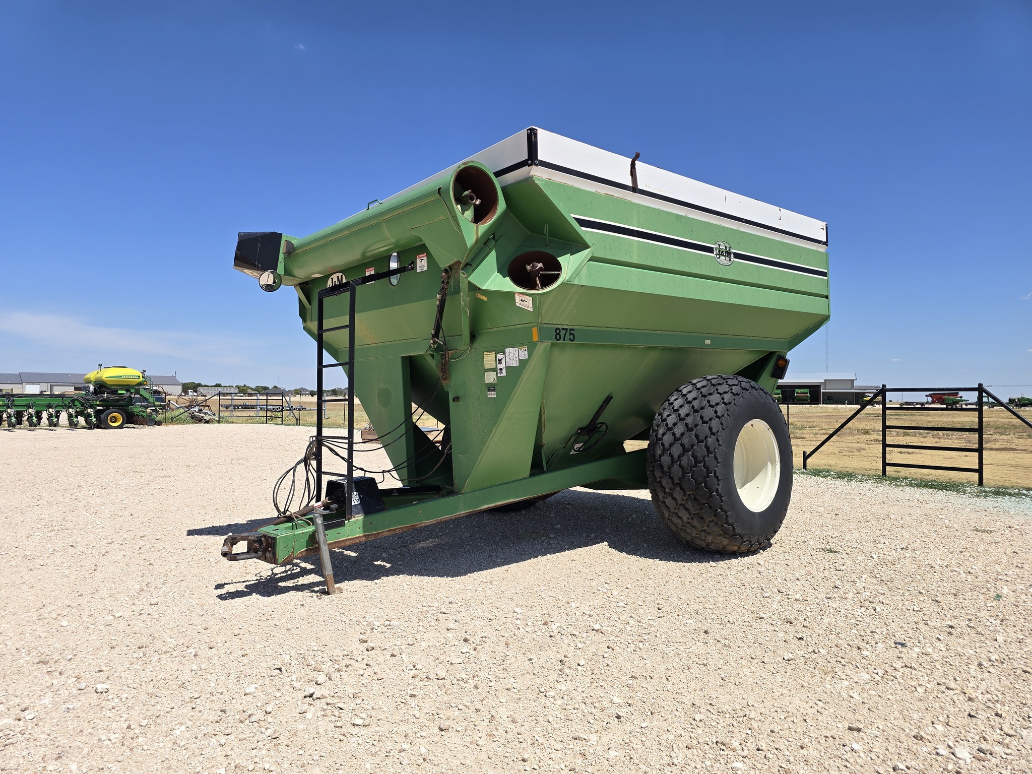 2000 J&M 875-16 Grain Cart