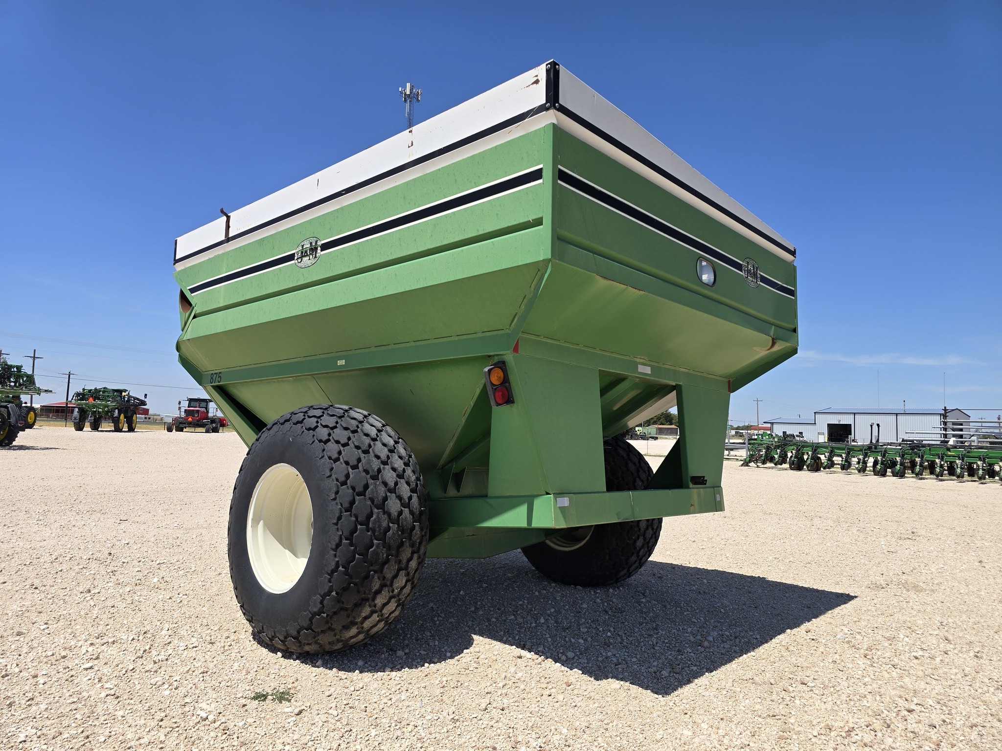 2000 J&M 875-16 Grain Cart