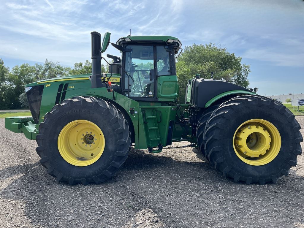 2022 John Deere 9R 540 Tractor
