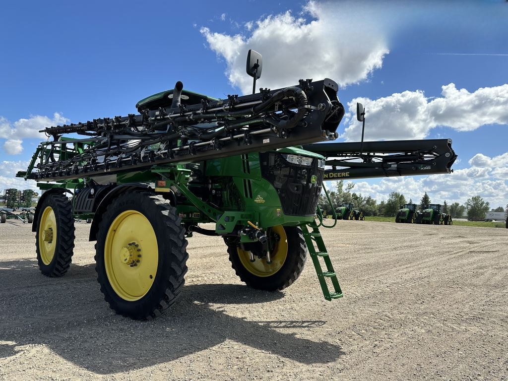 2020 John Deere R4044 Self-Propelled Sprayer