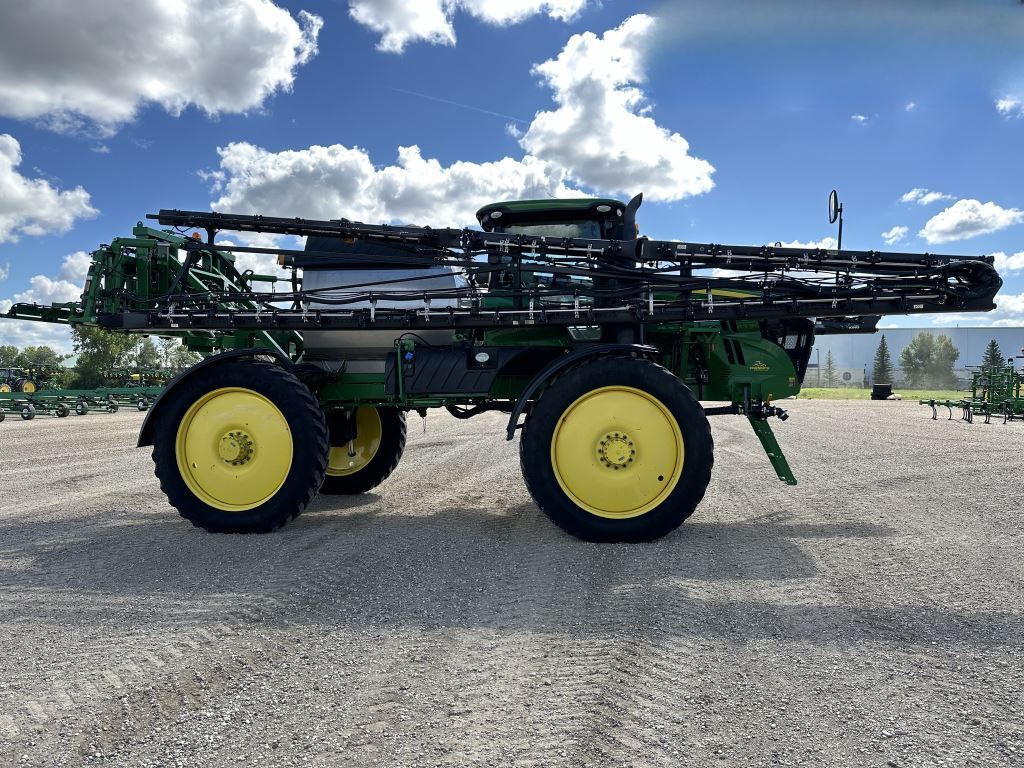 2020 John Deere R4044 Self-Propelled Sprayer