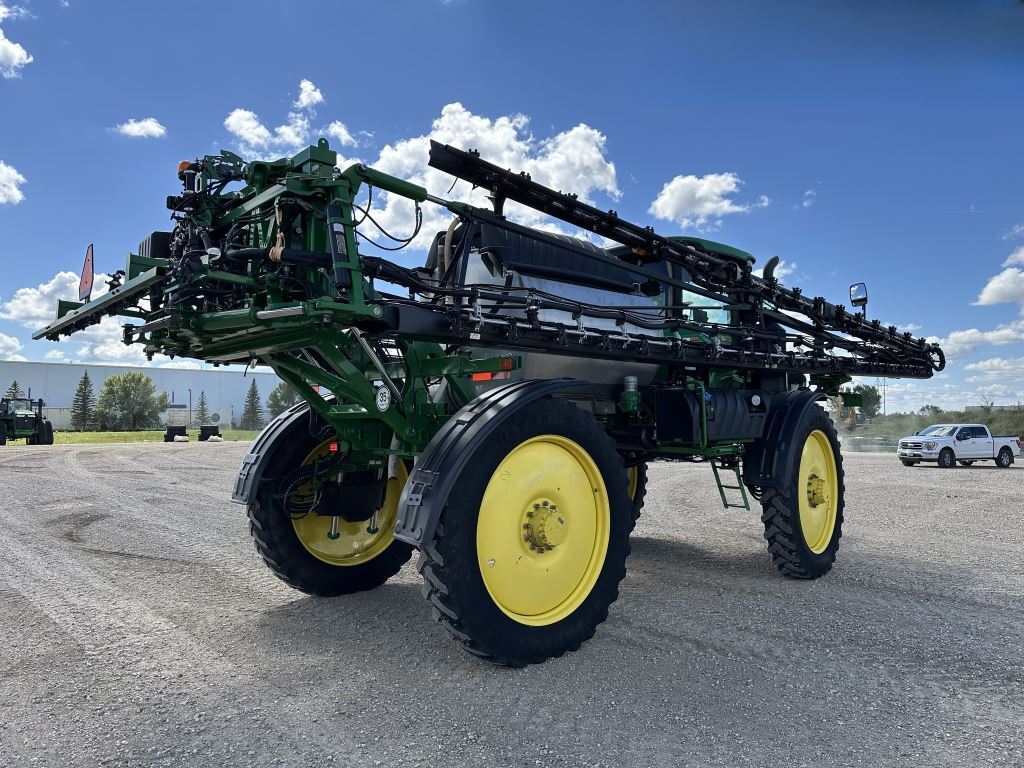 2020 John Deere R4044 Self-Propelled Sprayer