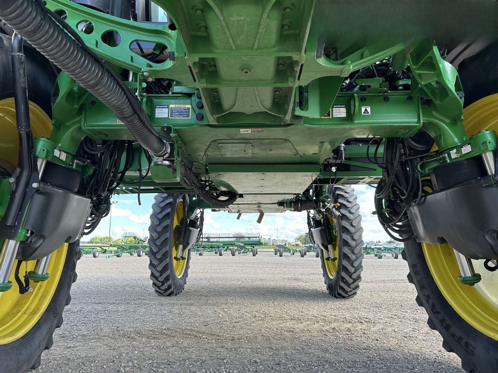 2020 John Deere R4044 Self-Propelled Sprayer