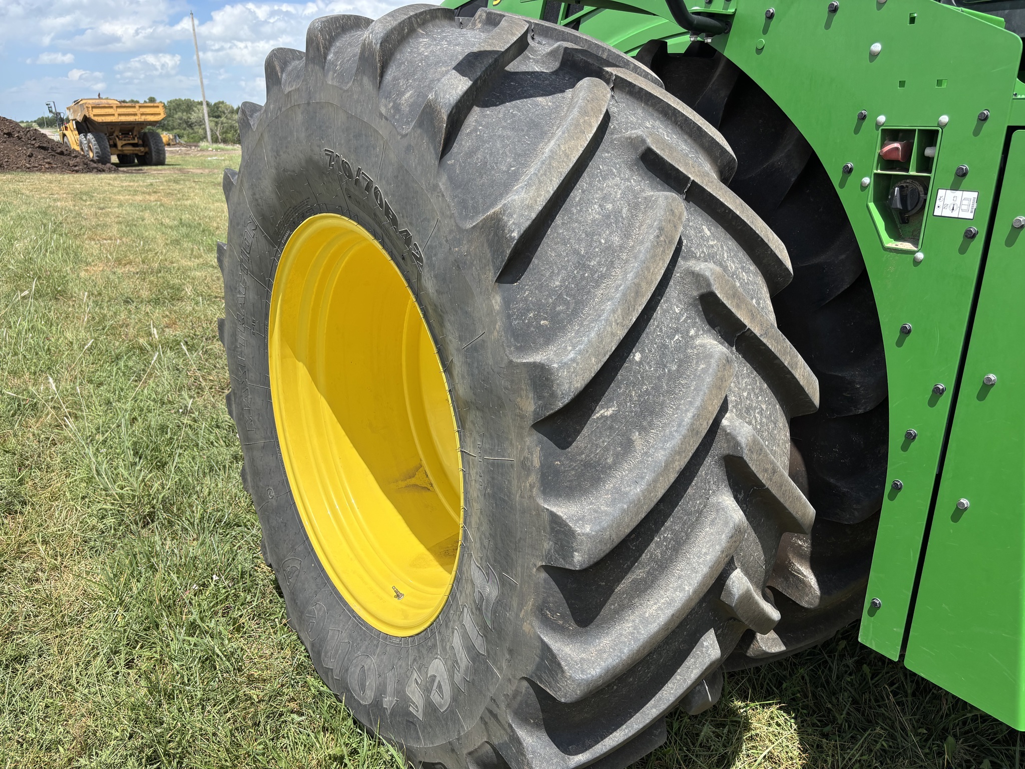 2025 John Deere 9R 490 Tractor