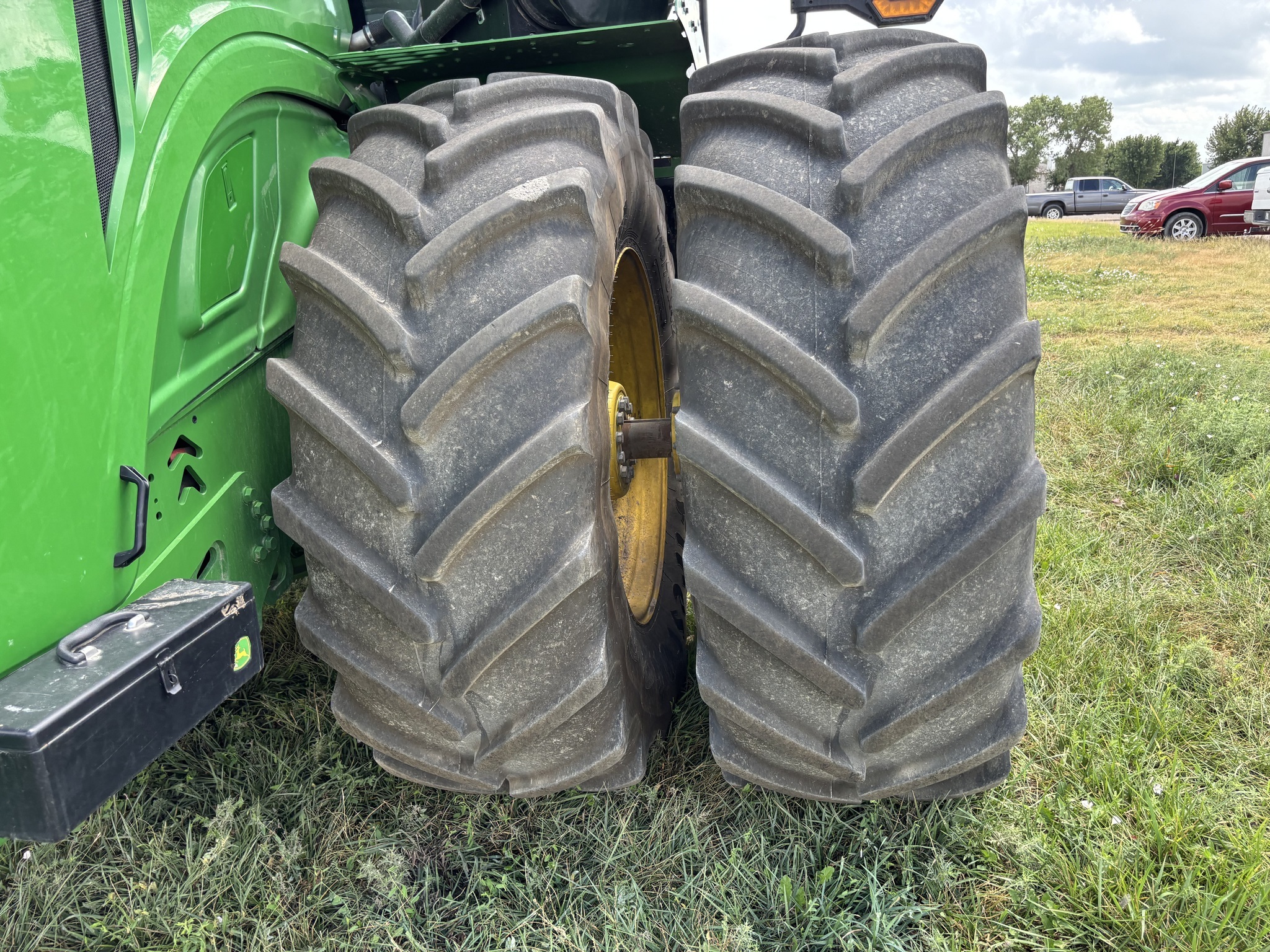 2025 John Deere 9R 490 Tractor