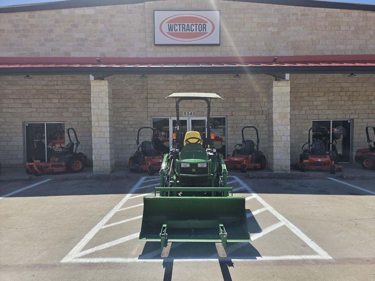 2019 John Deere 2025R Tractor