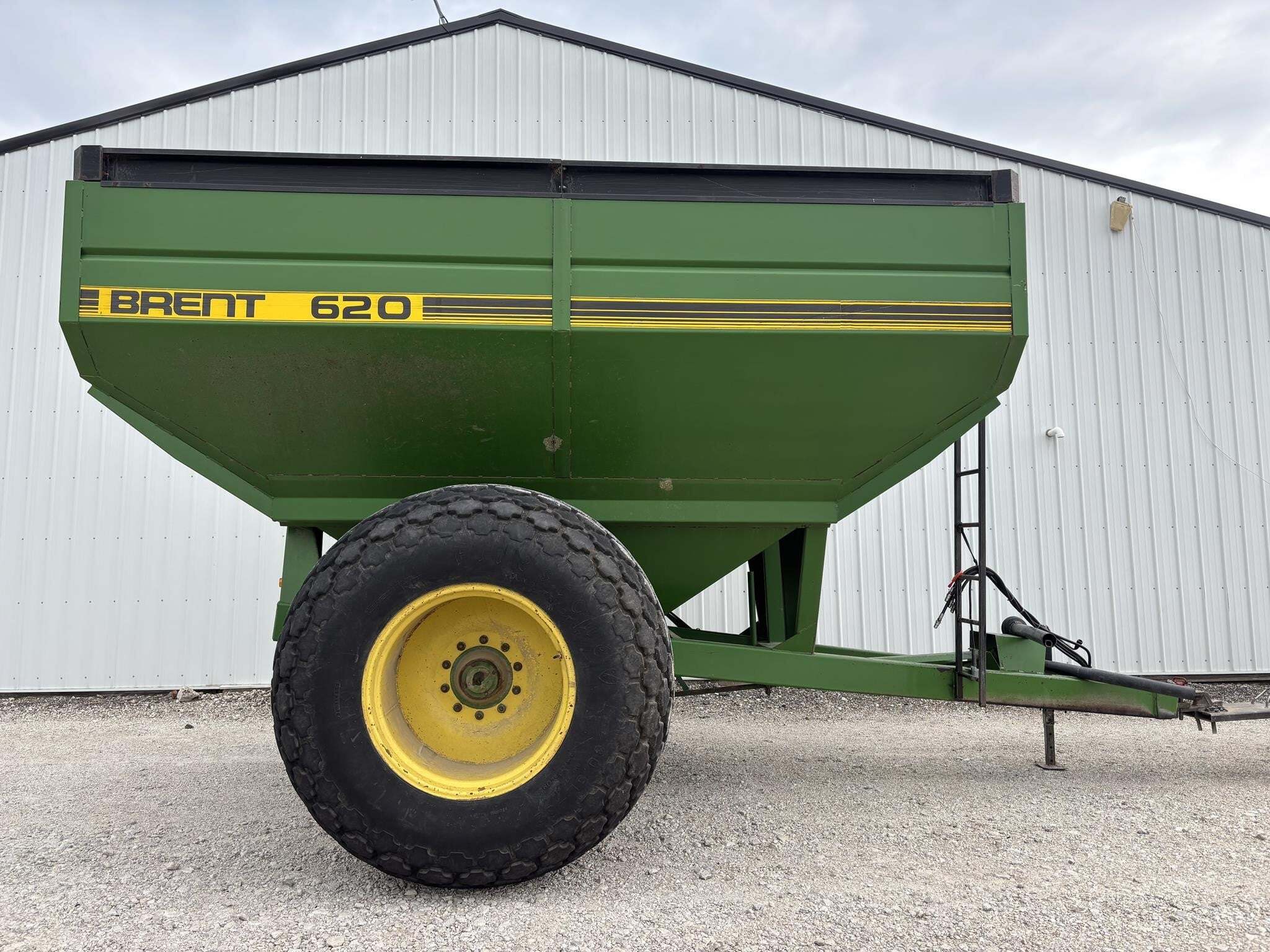  Brent 620 Grain Cart