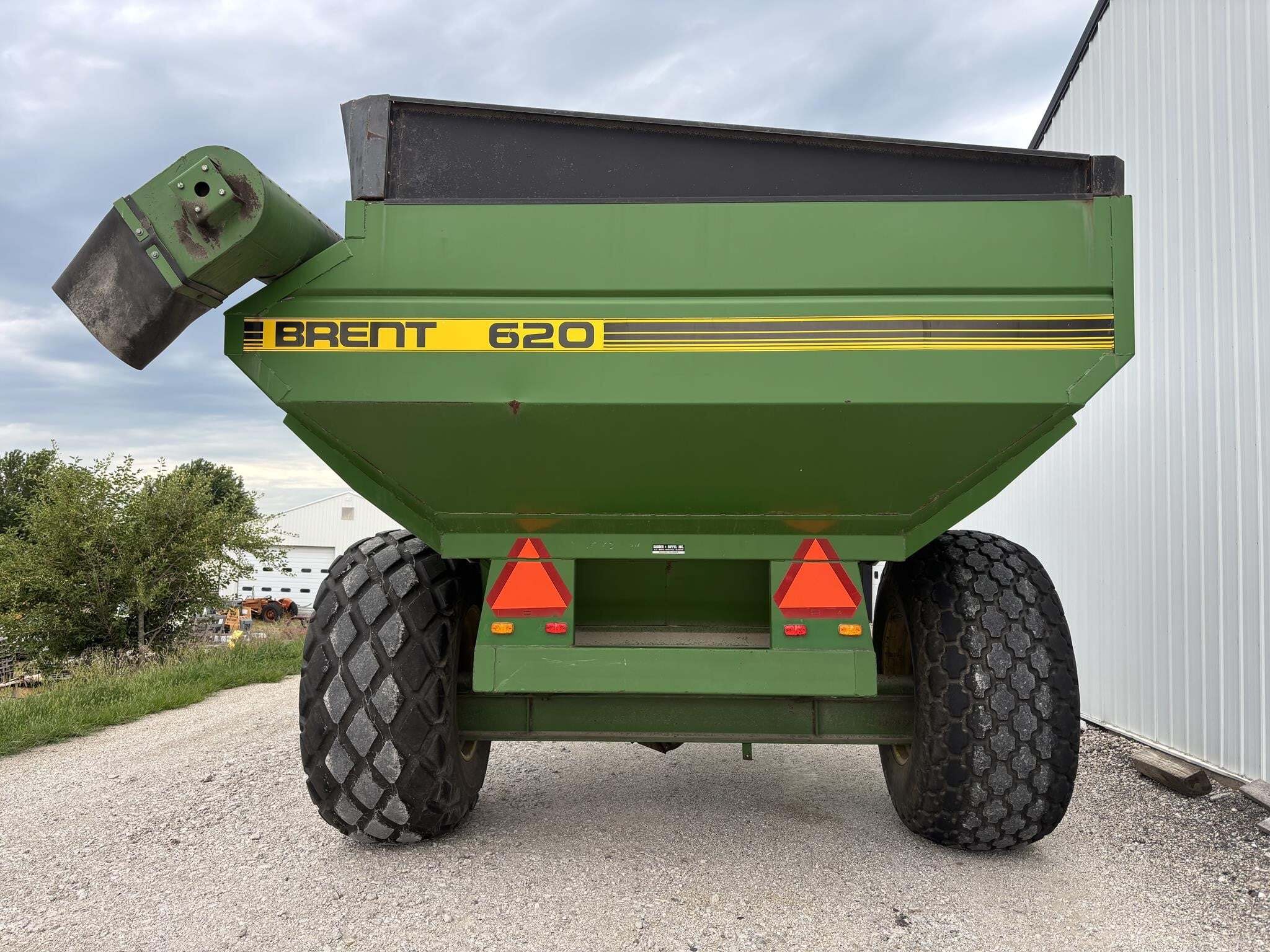  Brent 620 Grain Cart