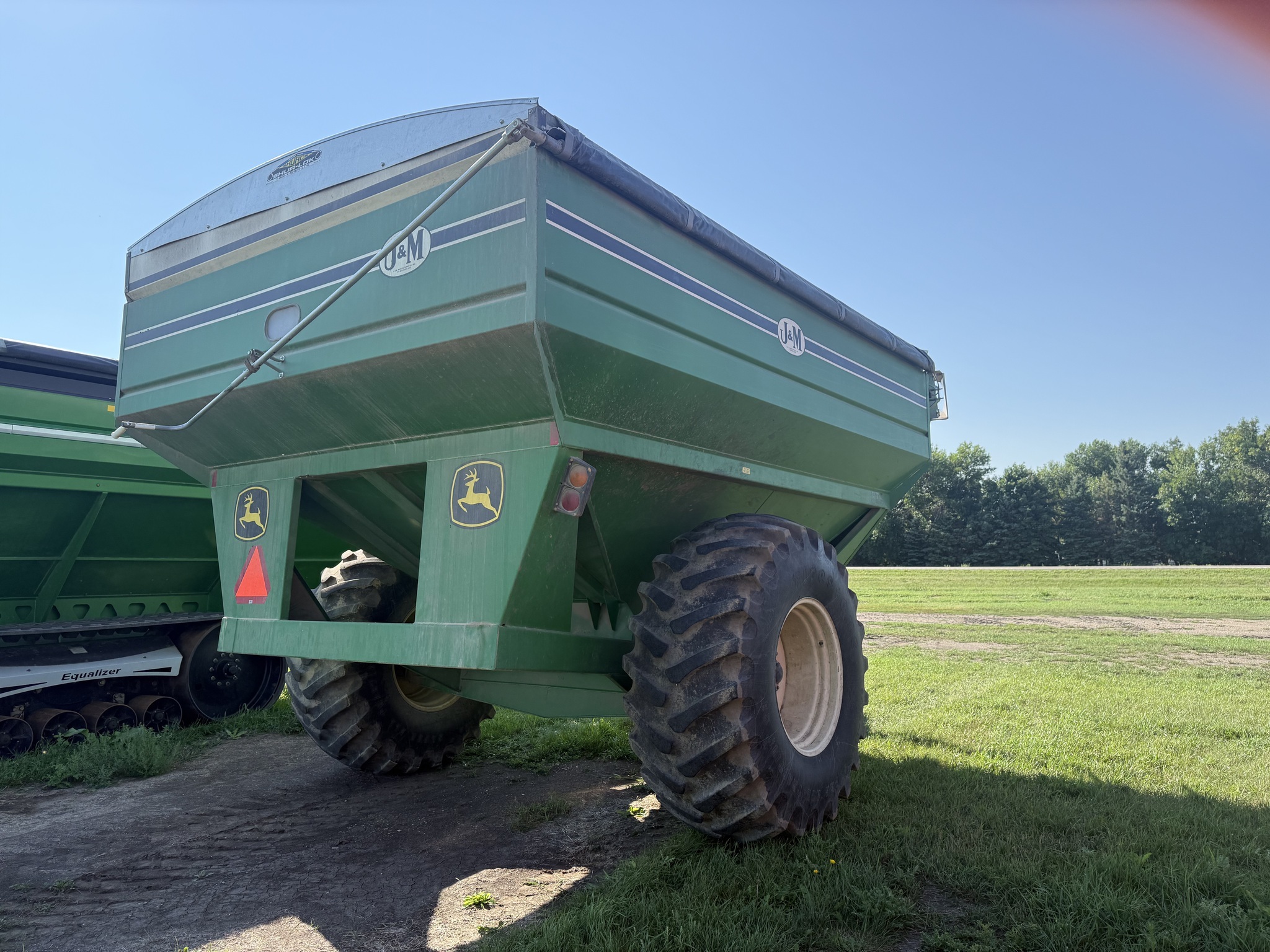  J&M 875-16 Grain Cart