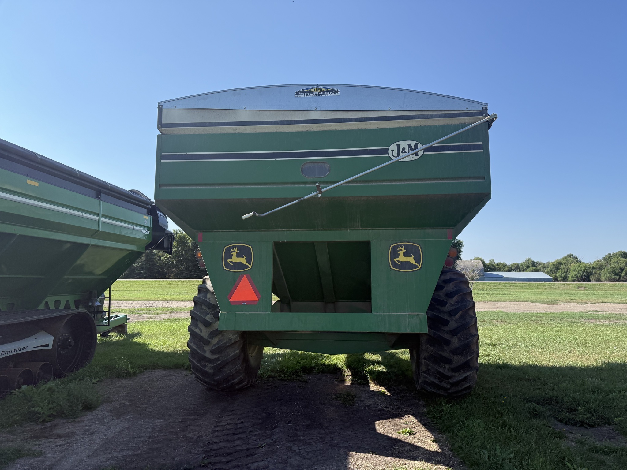  J&M 875-16 Grain Cart