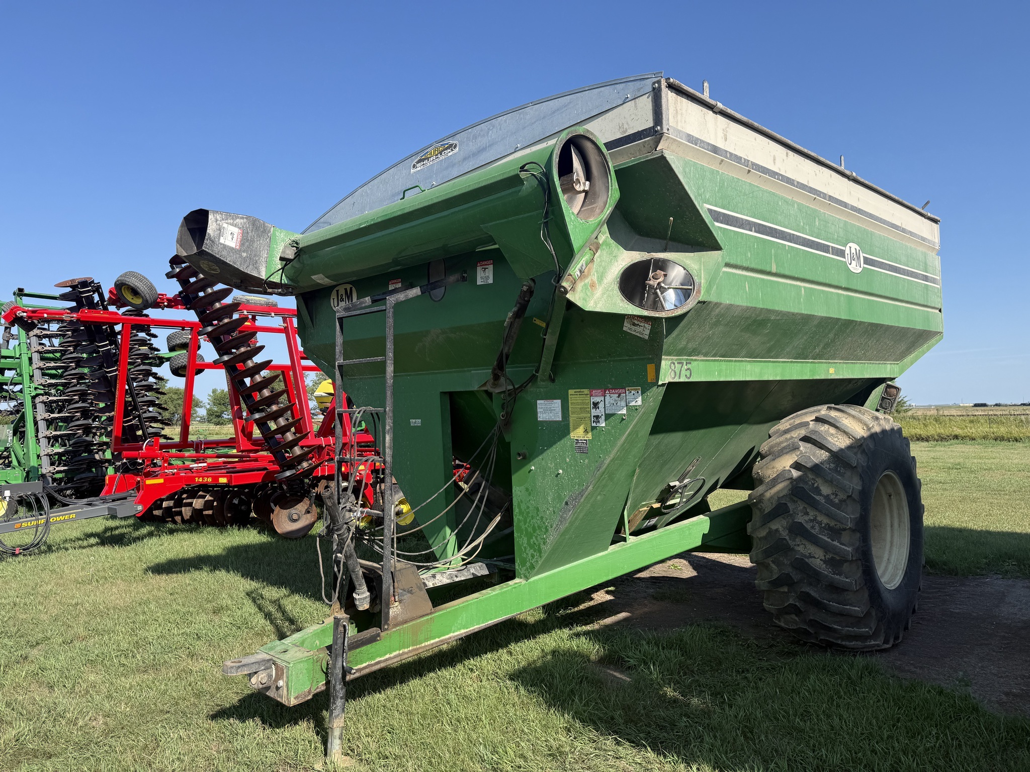  J&M 875-16 Grain Cart