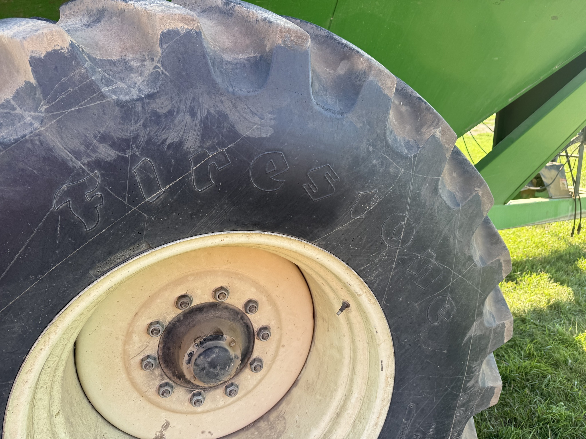  J&M 875-16 Grain Cart