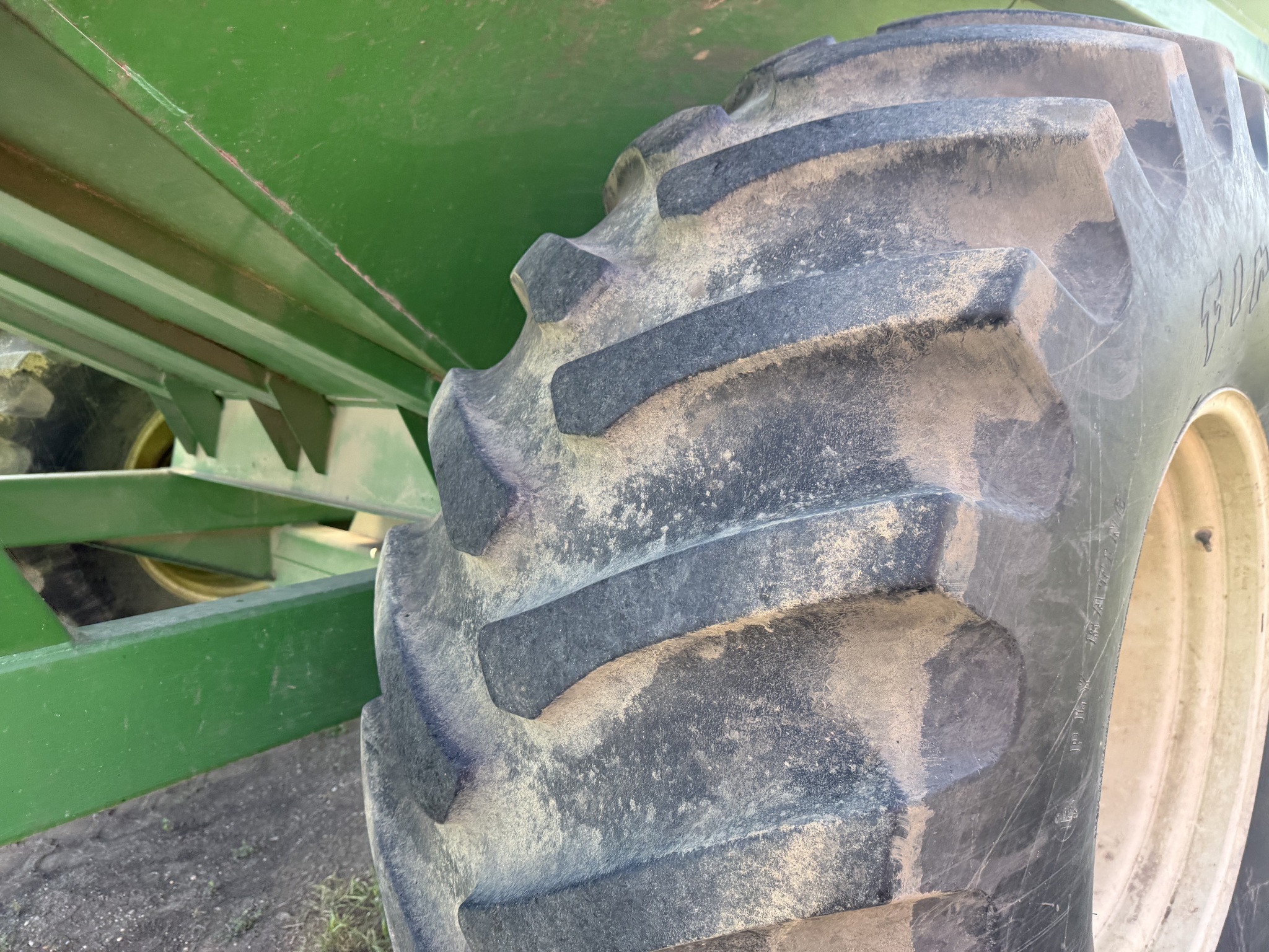  J&M 875-16 Grain Cart