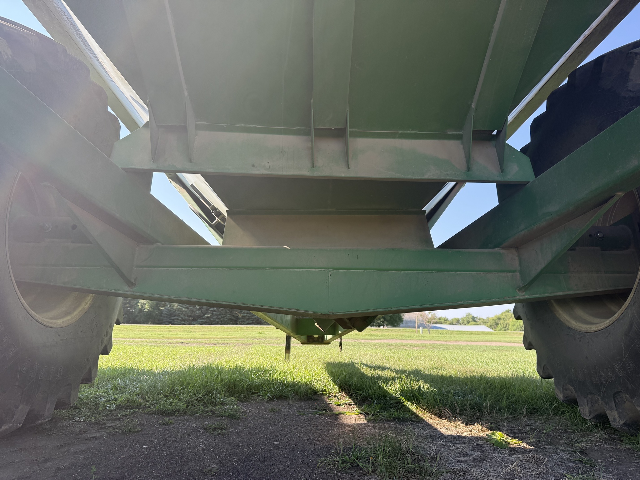  J&M 875-16 Grain Cart